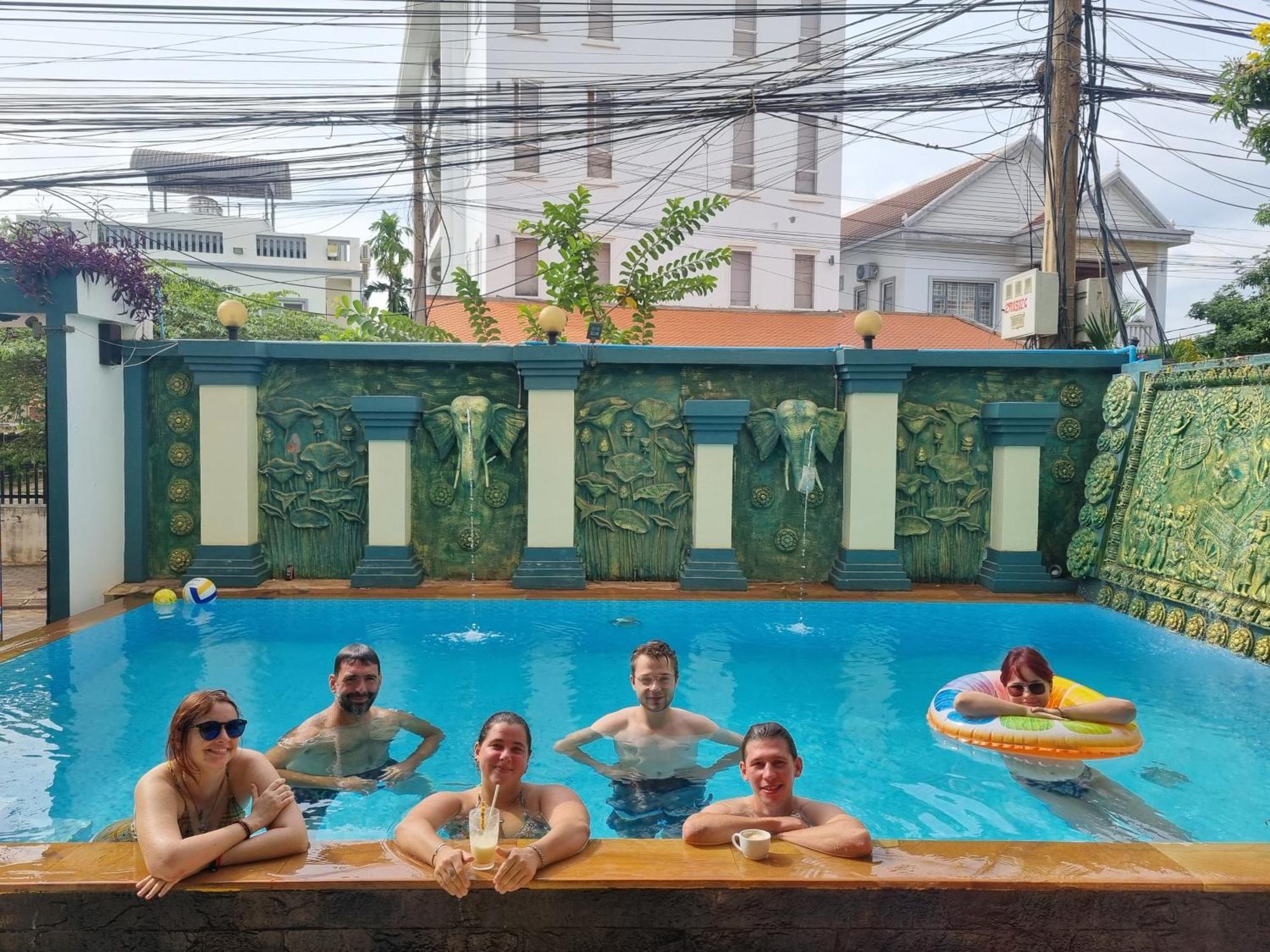 The Place Hostel & Pool Bar Siem Reap Exterior foto